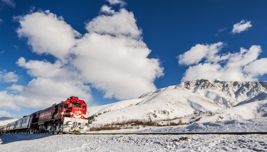 Koronavirüs nedeniyle ara verilmişti... Merakla beklenen hatta yolculuk 15 Aralıkta yeniden başlıyor Koronavirüs nedeniyle ara verilmişti... Merakla beklenen hatta yolculuk 15 Aralıkta yeniden başlıyor