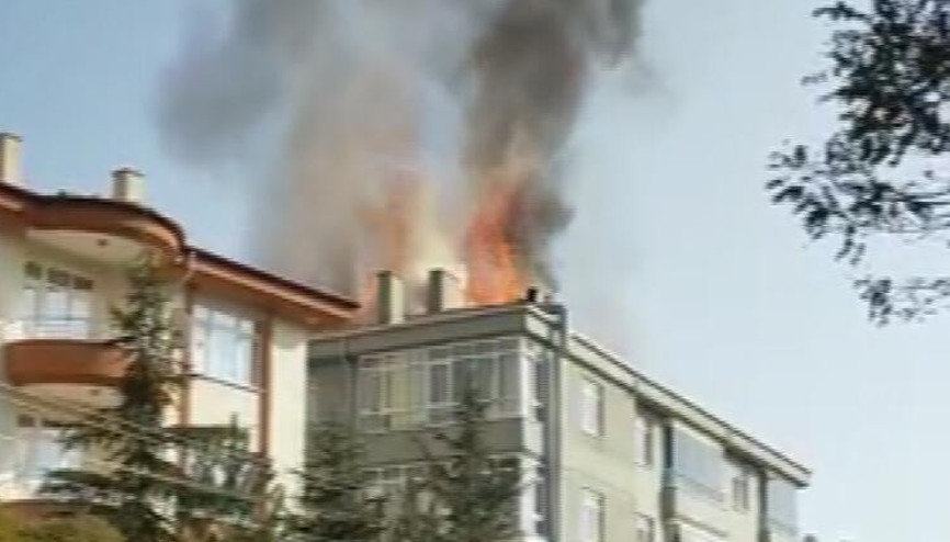 Yangına müdahale eden 2 itfaiye eri dumandan etkilendi