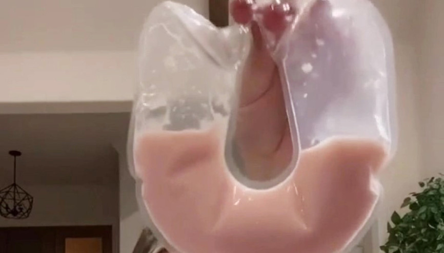 Emziren anne, pembe sütünü takipçileri ile paylaştı Bana olsa kalp krizi geçirirdim