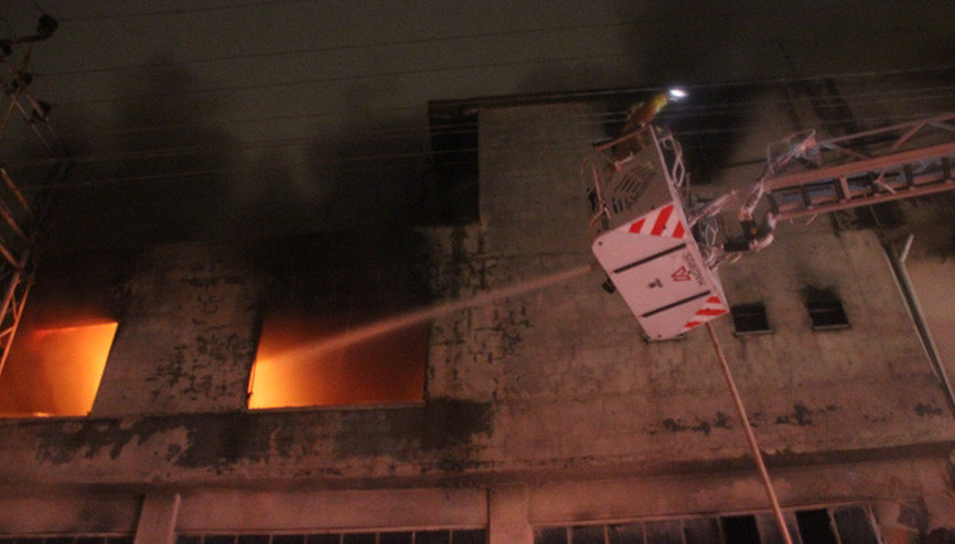 Otobüs tamirhanesinde yangın paniği