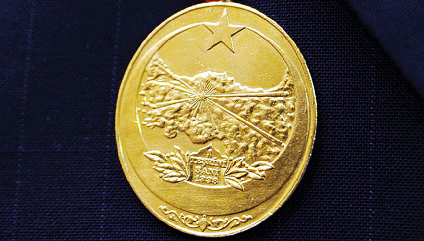 Dedelerinin madalyalarını alacaklar