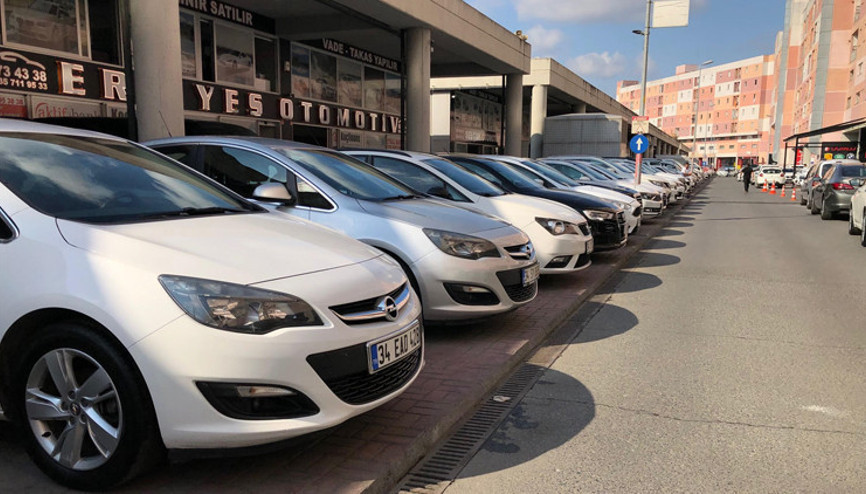 İkinci el otomobillerin fiyatı sıfırları yine geçti Uzman isim uyardı: Tefeciliktir, fırsatçılıktır