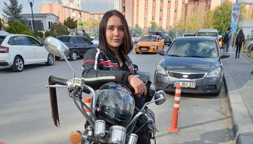 Beyzbol sopasıyla üzerine yürüdü