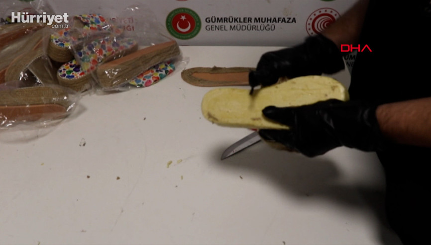 Kadın terliklerinden uyuşturucu çıktı