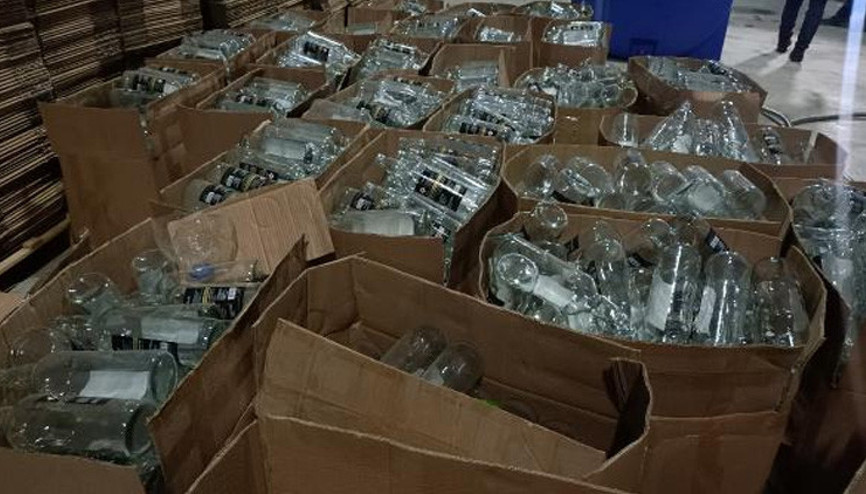 Kocaelide fabrikaya baskın Hepsi ele geçirildi: Tam 3,5 milyon TL değerinde