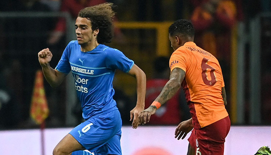 Galatasaraylı Patrick van Aanholttan Guendouziye: Sana ne demiştim cüce...