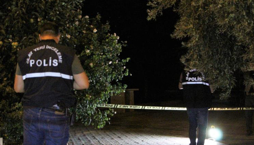 Cami avlusunda kan davası cinayeti 4 ilde operasyon: 7 kişi tutuklandı Cami avlusunda kan davası cinayeti 4 ilde operasyon: 7 kişi tutuklandı