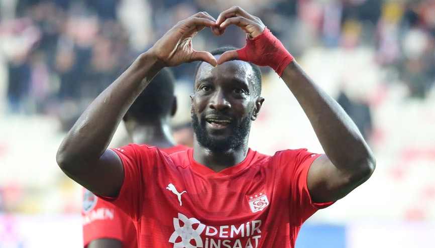 Yatabare, Etoonun hemen arkasında 35 yaşında...