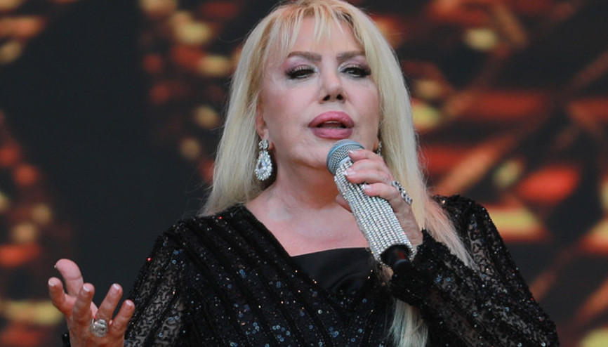 Mine Koşan zatürreye yakalandı