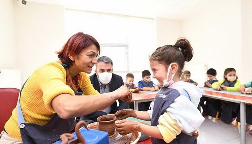 Minikler çömlek yaptı