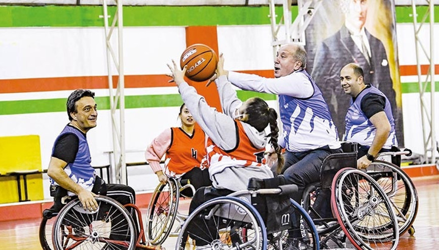 Muharrem İnce’den tekerlekli sandalyede basket