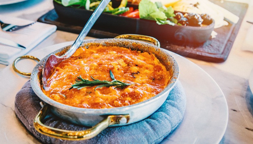 Menemen tarifi (2- 4 kişilik): Soğanlı, biberli ve domates soslu lezzetli menemen yapmanın püf noktaları nelerdir