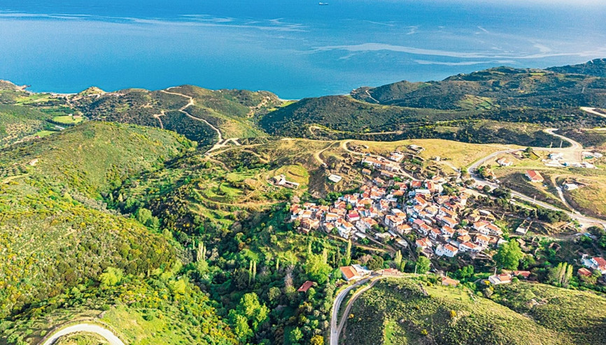 Kış grisinin hiç uğramadığı Ege köyleri