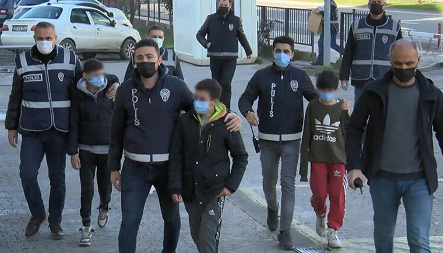 Ordudan çaldıkları otomobille İstanbulda yakalanan 3 çocuk adliyeye sevk edildi