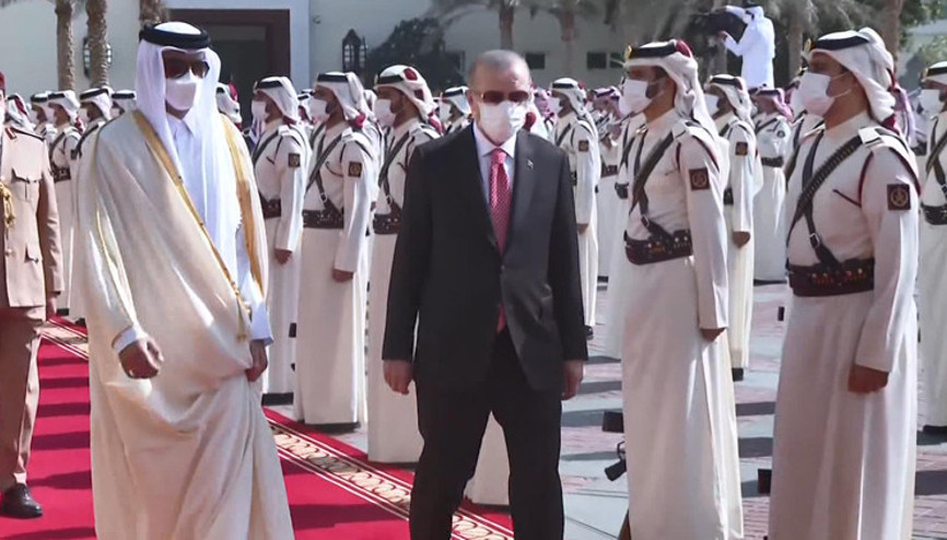 Cumhurbaşkanı Erdoğan, Katar’da resmi törenle karşılandı