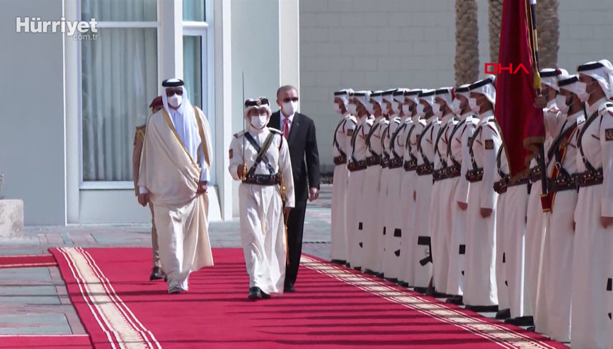 Cumhurbaşkanı Erdoğan, Katarda resmi törenle karşılandı