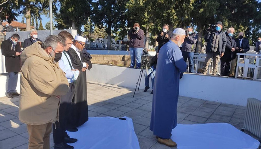 Selanikte inşaat sırasında bulunan Müslümanlara ait naaşlar yeniden defnedildi Selanikte inşaat sırasında bulunan Müslümanlara ait naaşlar yeniden defnedildi