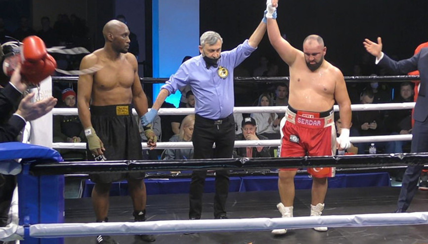 Serdar Avcı, Danny Williamsa ringi dar etti Mike Tyson’ı nakavt etmişti...