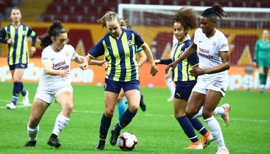Turkcell Kadın Futbol Süper Liginde gruplar ve fikstür belli oldu Beşiktaş, Fenerbahçe, Galatasaray ve Trabzonspor... Turkcell Kadın Futbol Süper Liginde gruplar ve fikstür belli oldu Beşiktaş, Fenerbahçe, Galatasaray ve Trabzonspor...