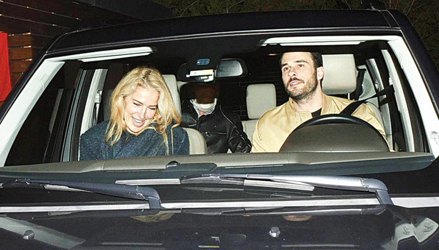 Burcu Esmersoy yeni sevgilisi ile ilk kez görüntülendi