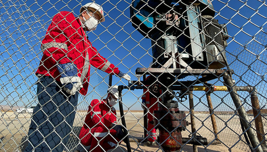 1310 metreden petrol fışkırdı... Büyük sevinç