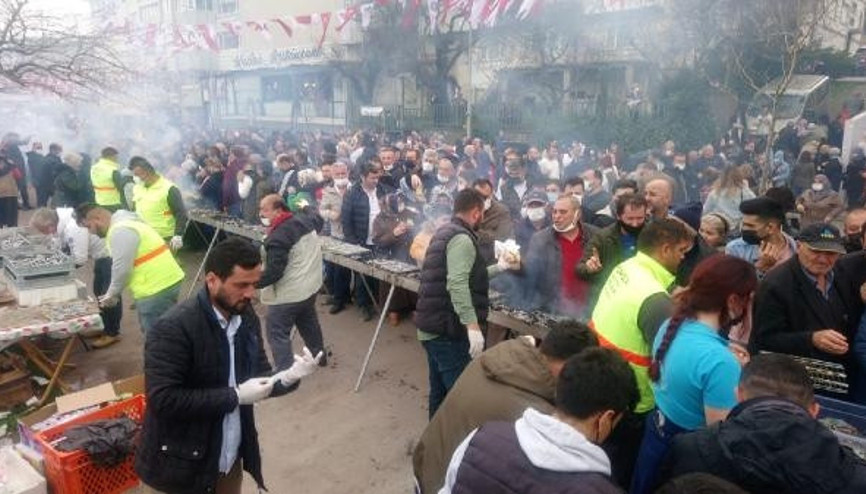 200 metrelik mangalda 5 ton hamsi ikram edildi