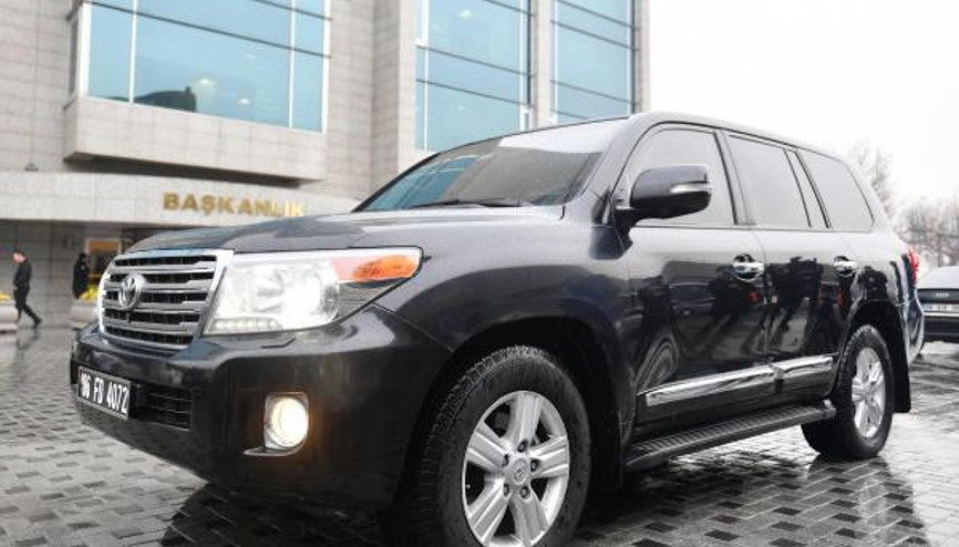 Melih Gökçek kullandığı zırhlı aracı belediyeye iade etti