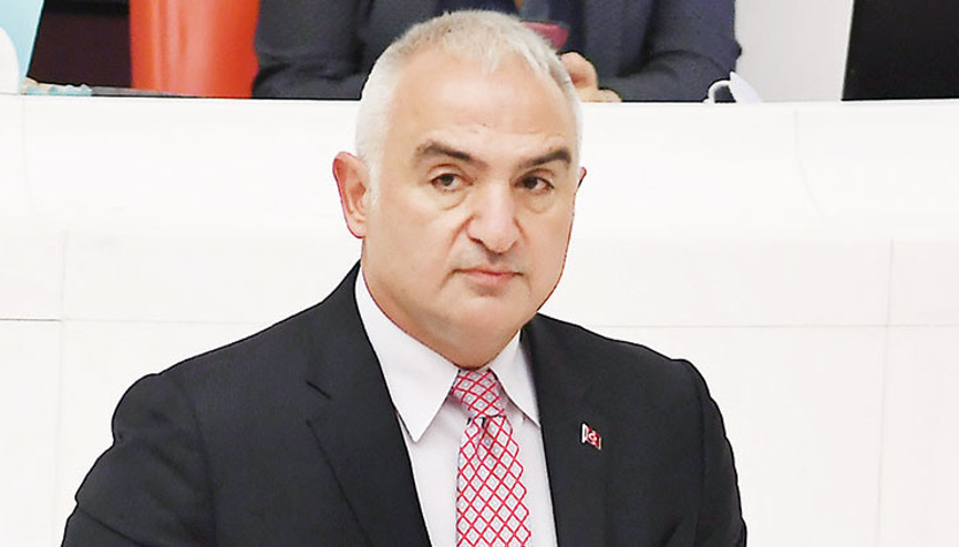 Bakan Ersoy’dan Kürtçe bilançosu: ‘Kürtçe kitap basılıyor. Tiyatro da oynuyoruz, müzik de çalıyoruz.’