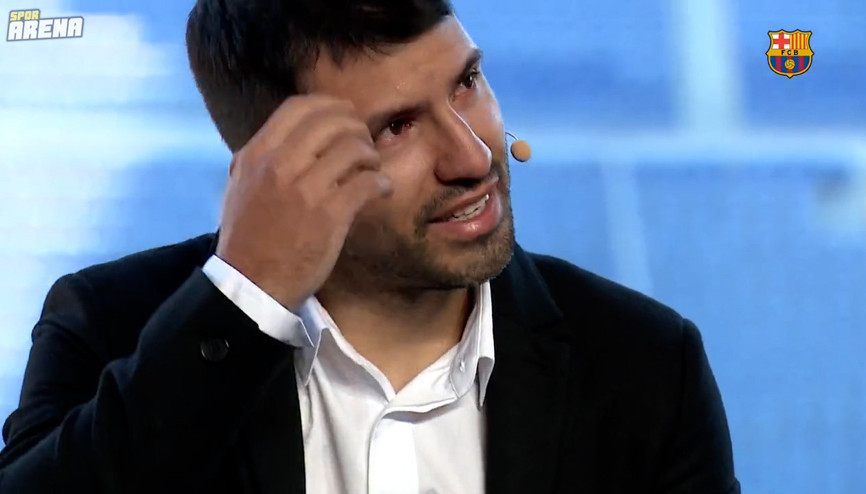 Aguero gözyaşları içinde futbolu bıraktığını açıkladı