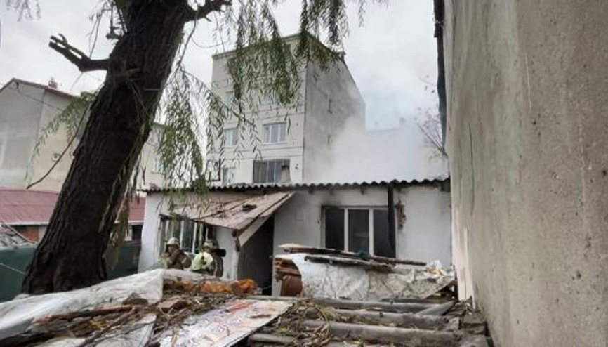 Çakmakla oyun kötü bitti: Ev yandı