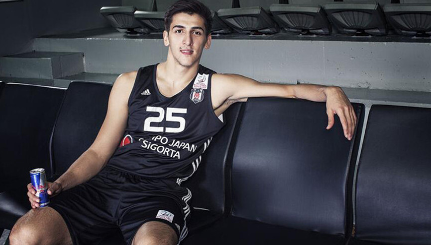 Beşiktaş Icrypex, Kenan Sipahinin transferini açıkladı