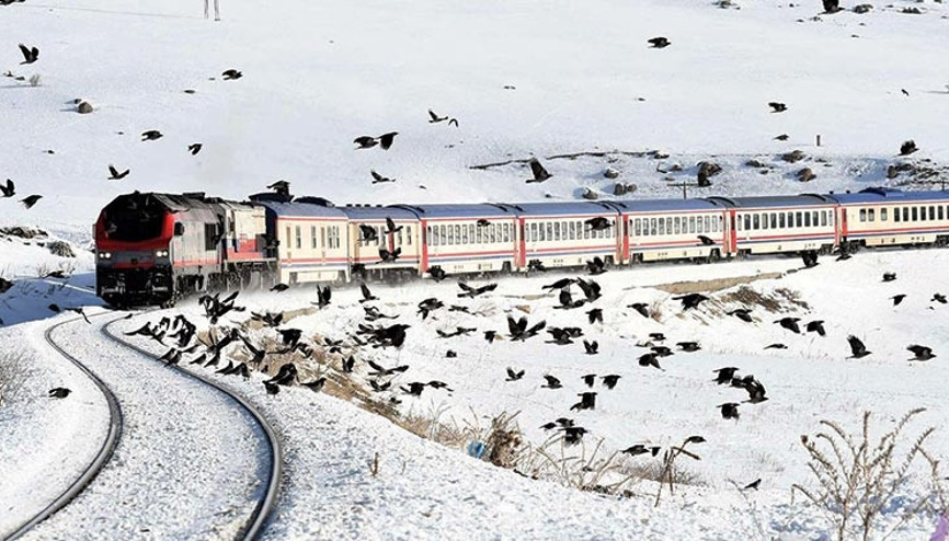 Doğu Ekspresine coşkulu karşılama: Tren geldi, hoş geldi
