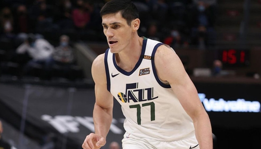 NBAde Ersan İlyasovaya Chicago Bullstan 10 günlük kontrat