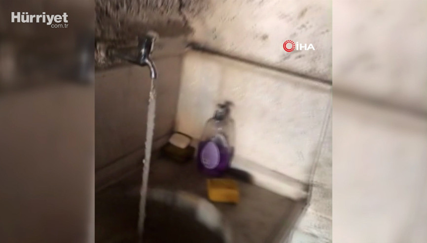 Hava eksi 12 dereceye düştü, çeşmeden akan su dondu