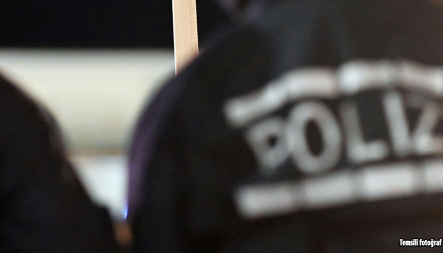 Eşini boğarak öldürüp intihar etti