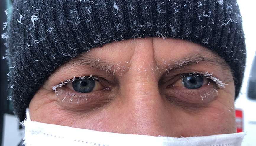 Sibirya soğukları... Kent resmen dondu: Vatandaşların kirpikleri buz tuttu