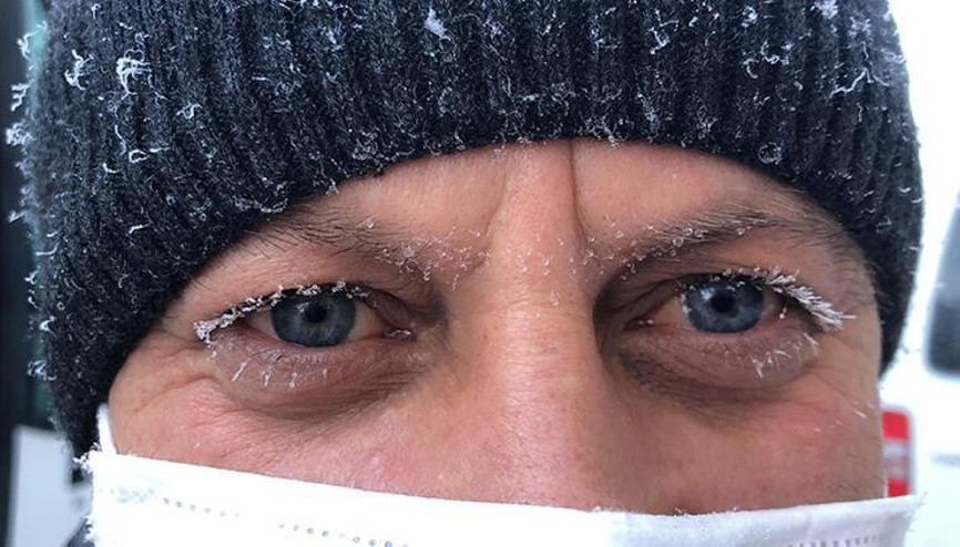 Kars’ta soğuktan vatandaşın kirpikleri dondu