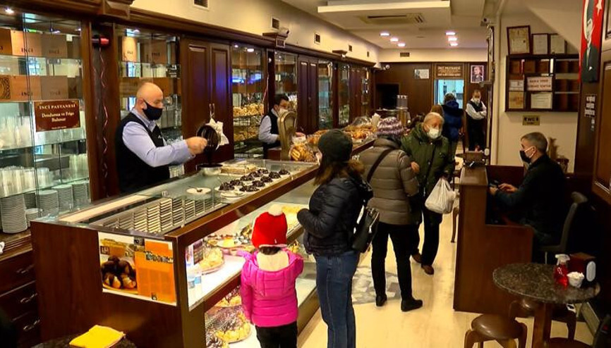 Tarihi İnci Pastanesi taklitçilere dava açtı