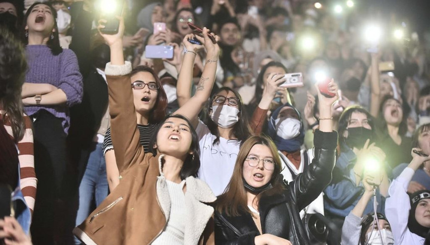 102. yıl coşkusu akşam da devam etti