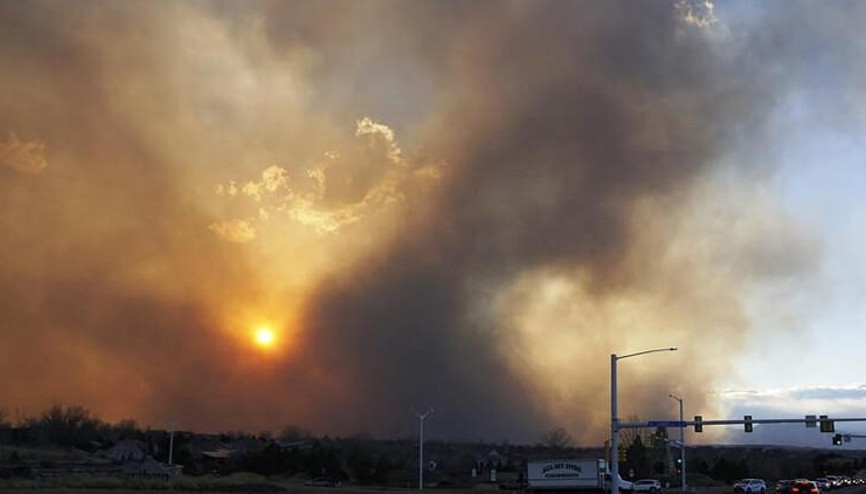 Colorado’da şiddetli yangın Binlerce kişi bölgeden tahliye edildi Colorado’da şiddetli yangın Binlerce kişi bölgeden tahliye edildi