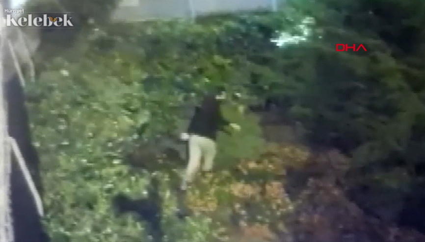 Aleyna Tiikinin yaşadığı siteye giren saplantılı hayran kamerada