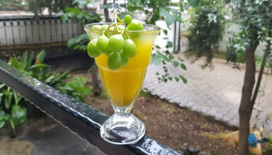Koruk nedir Koruk suyu nasıl ve  neyden yapılır Evde koruk suyu tarifi ve malzemeleri