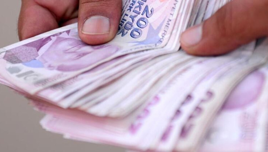 Bakan duyurdu Aylıklar hesaplara yatmaya başladı