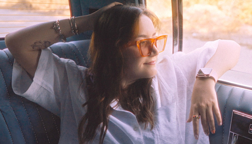 Neşeli Bir Yalnızlık Masalı Neşeli Bir Yalnızlık Masalı