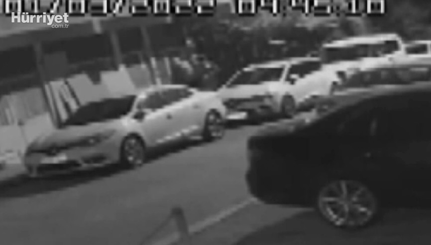 Kağıthanede girdikleri evden aldıkları anahtarla araç çaldılar