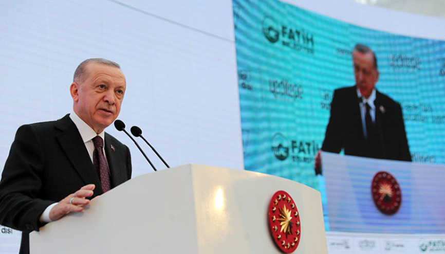 Son dakika... 2. Yeditepe Bienaline katılan Cumhurbaşkanı Erdoğan: Kültür-sanat birikimimizi arttırarak sürdürmeliyiz