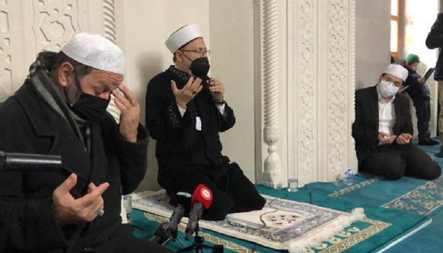 Ali Erbaş, Sarıkamış şehitleri için okunan 107 bin hatmin duasını yaptı