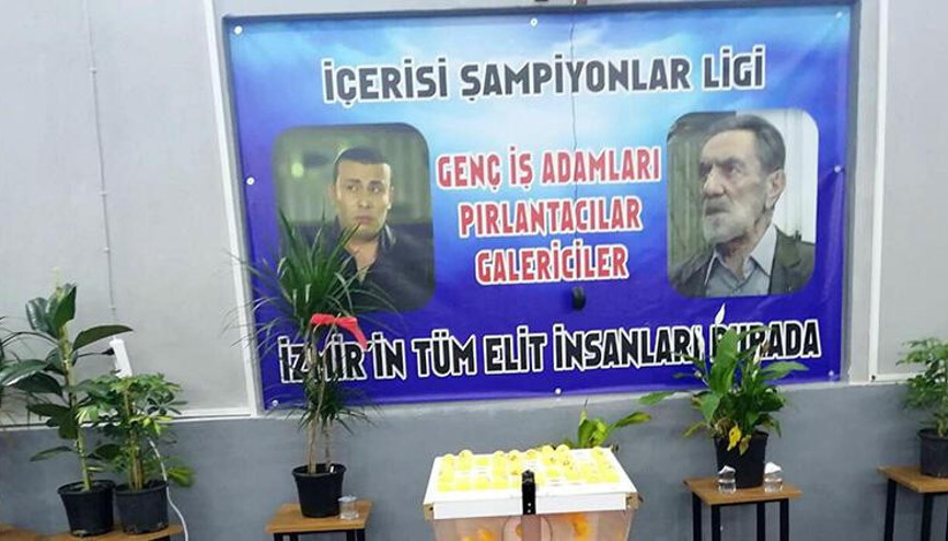 Yine aynı yer yine baskın Dikkat çeken pankart...