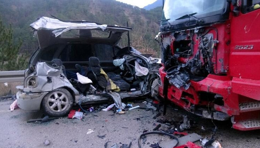 Bolu’da feci kaza... Aynı aileden 4 kişi hayatını kaybetti