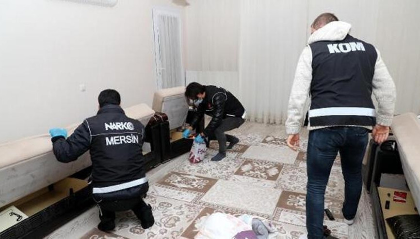 Mersinde kaçakçı ve tefecilere operasyon Çok sayıda gözaltı var